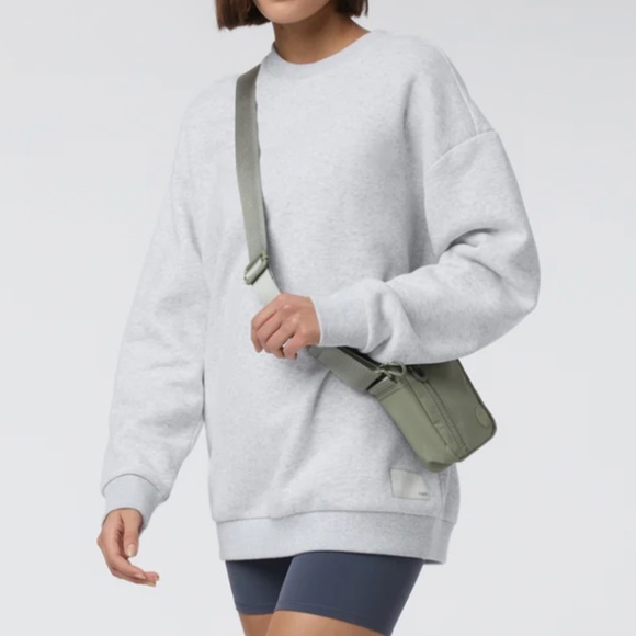 Vuori Restore Oversized Crew Sweatshirt – Pale Heather Grey (L) - Picture 3 of 8
